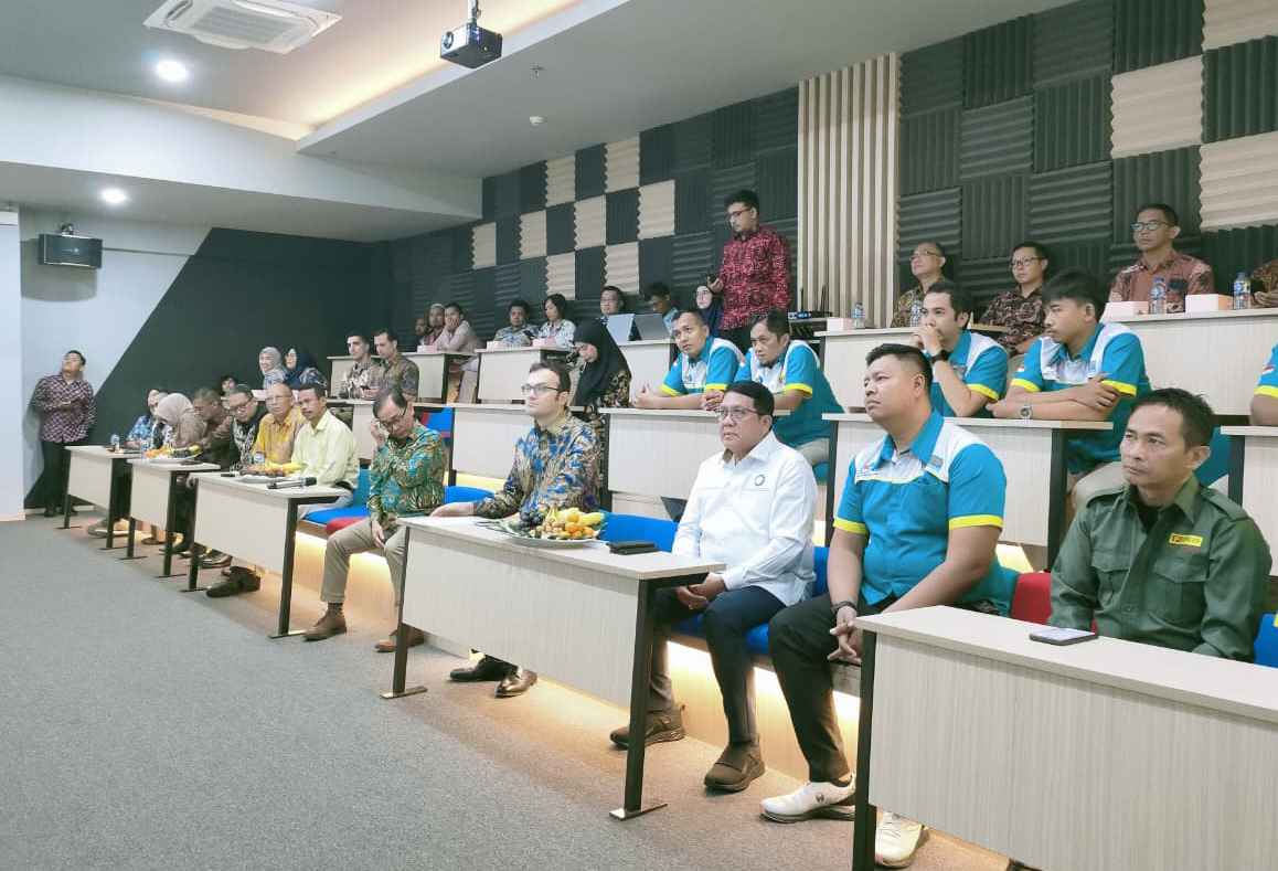 Menghadiri Undangan dan memberikan sambutan pada acara Penandatanganan PKB XV PT.Indokordsa, Tbk.